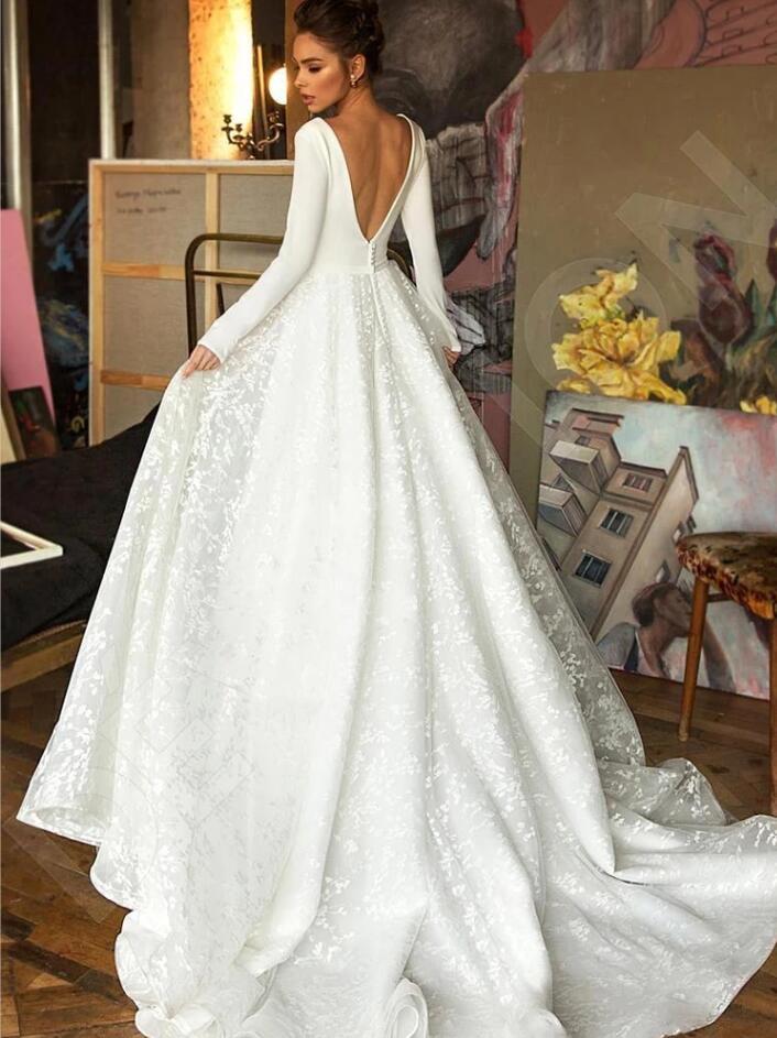 Glamorous Long Sleeve V-Neck Wedding Dress With Lace Appliques-BMbridal