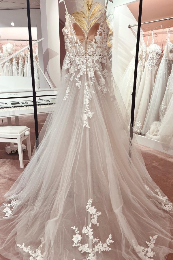 Bmbridal Champagne V-Neck Wedding Dress Sleeveless With Appliques-BMbridal