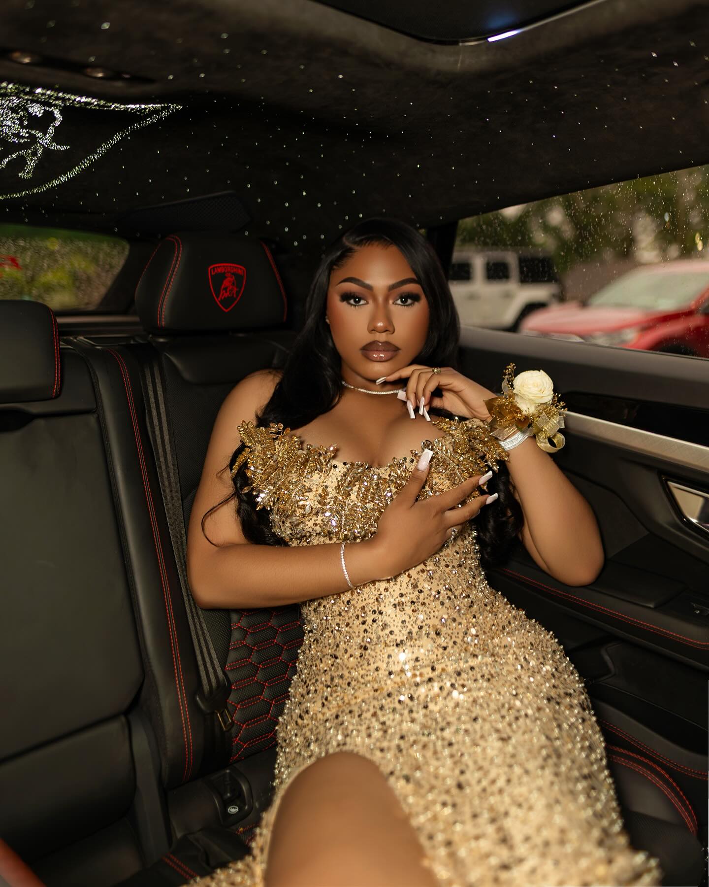 Luxury 24K Gold Sequin Prom Dress – Sculptural 3D Floral Neckline Mermaid Gown with High Slit & Circular Train | 2026 High-Octane Evening Wear