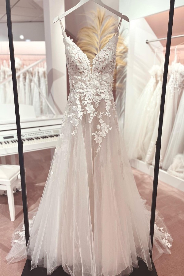 Bmbridal Champagne V-Neck Wedding Dress Sleeveless With Appliques-BMbridal