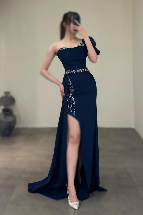 Exquisite Floor-Length Mermaid One-Shoulder Split Front Satin Prom Dresses with Beadings