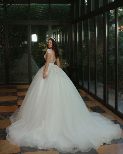 Brilliant Long A-Line V-Neck Cap Sleeves Wedding Dress with Beads Tulle
