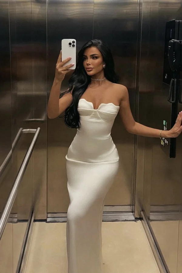 White Strapless Sleeveless Long Mermaid Prom Dress With Pleated