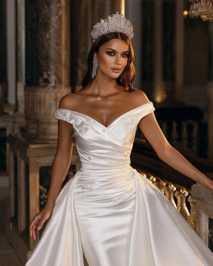 Popular Sweetheart Backless Satin A-Line Off-the-Shoulder Wedding Dress with Ruffles Appliques