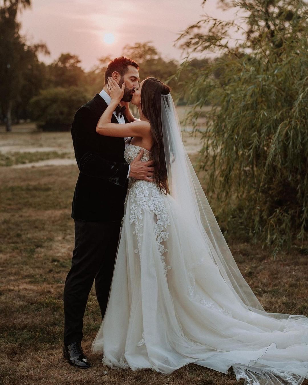 Bmbridal Sweetheart Champagne Wedding Dress Long Beach With Appliques-BMbridal