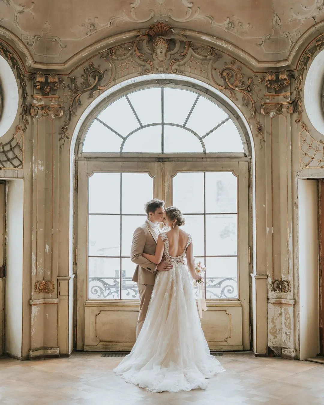 Chic Boho A-Line Tulle Long Wedding Dress with Lace Appliques