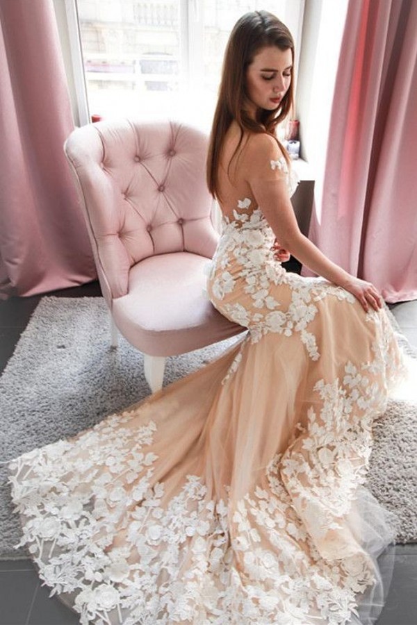 Chic Off-the-Shoulder Backless Mermaid Wedding Dress Floor-Length with Appliques Lace