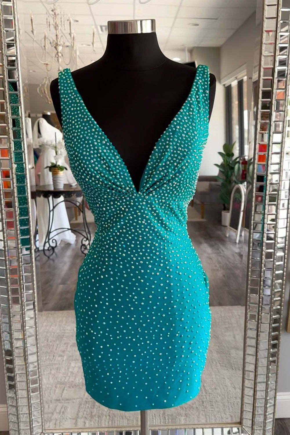 Sparkly Black Beaded V-Neck Backless Tight Short Homecoming Dress