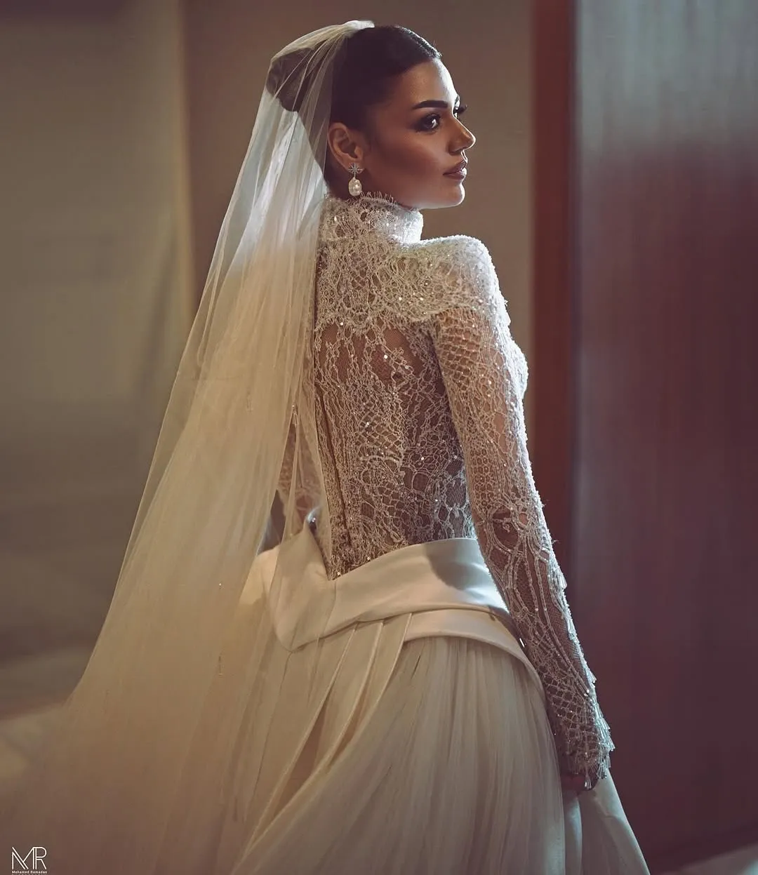 Luxury Custom Made Beading Lace Appliques Wide Strap Open Back Mermaid Wedding Dress