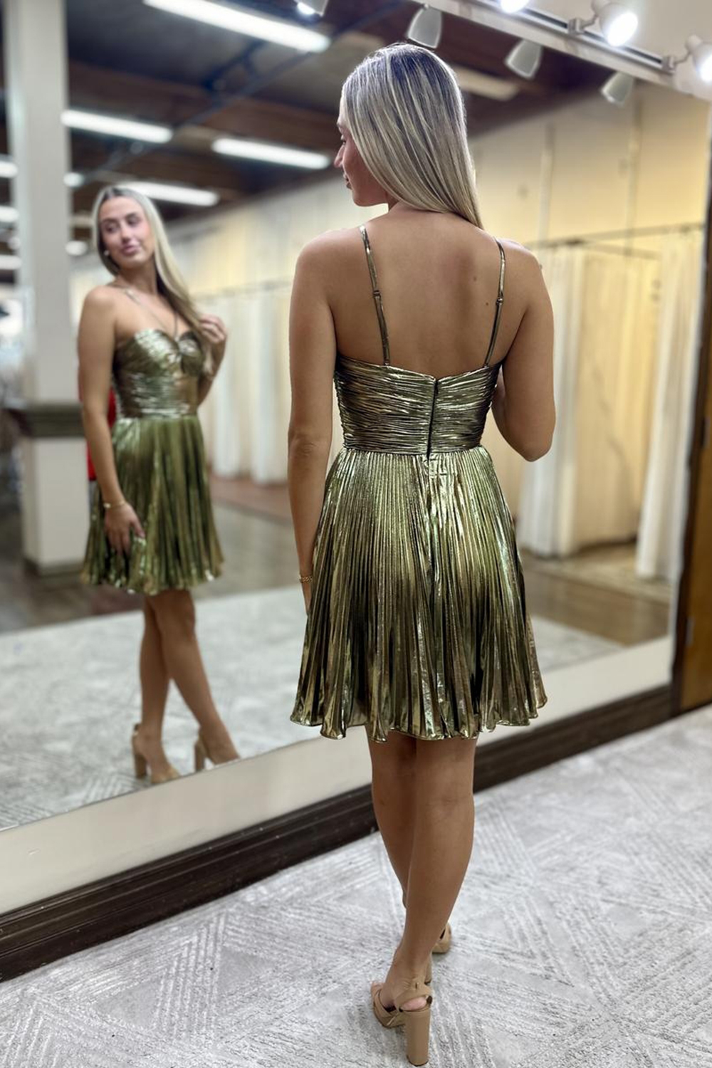 A Line Golden Halter Short Homecoming Dress with Keyhole-BMbridal