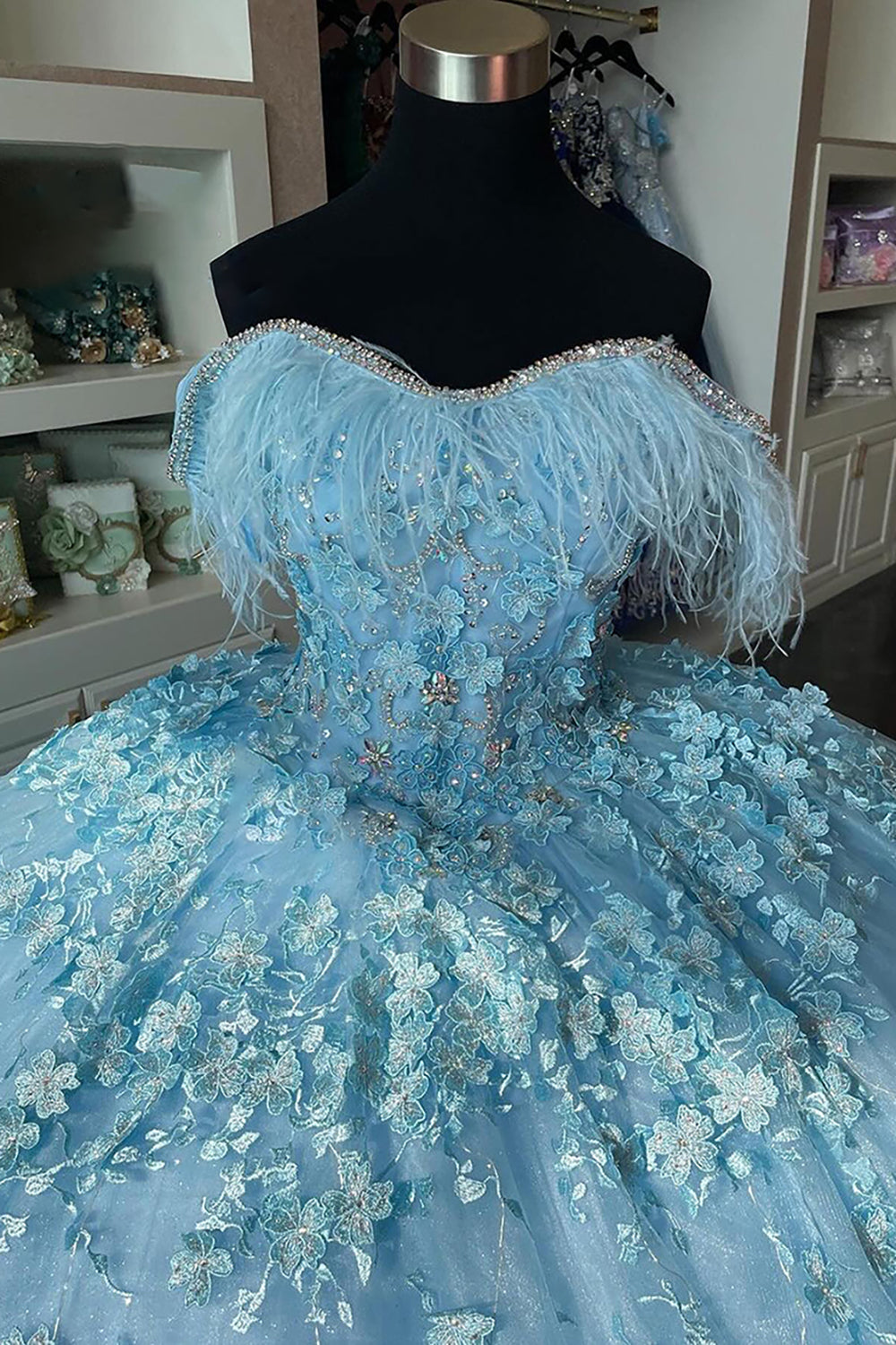 Sweetheart Princess Quinceanera Dress in Sky Blue with Feather Applique