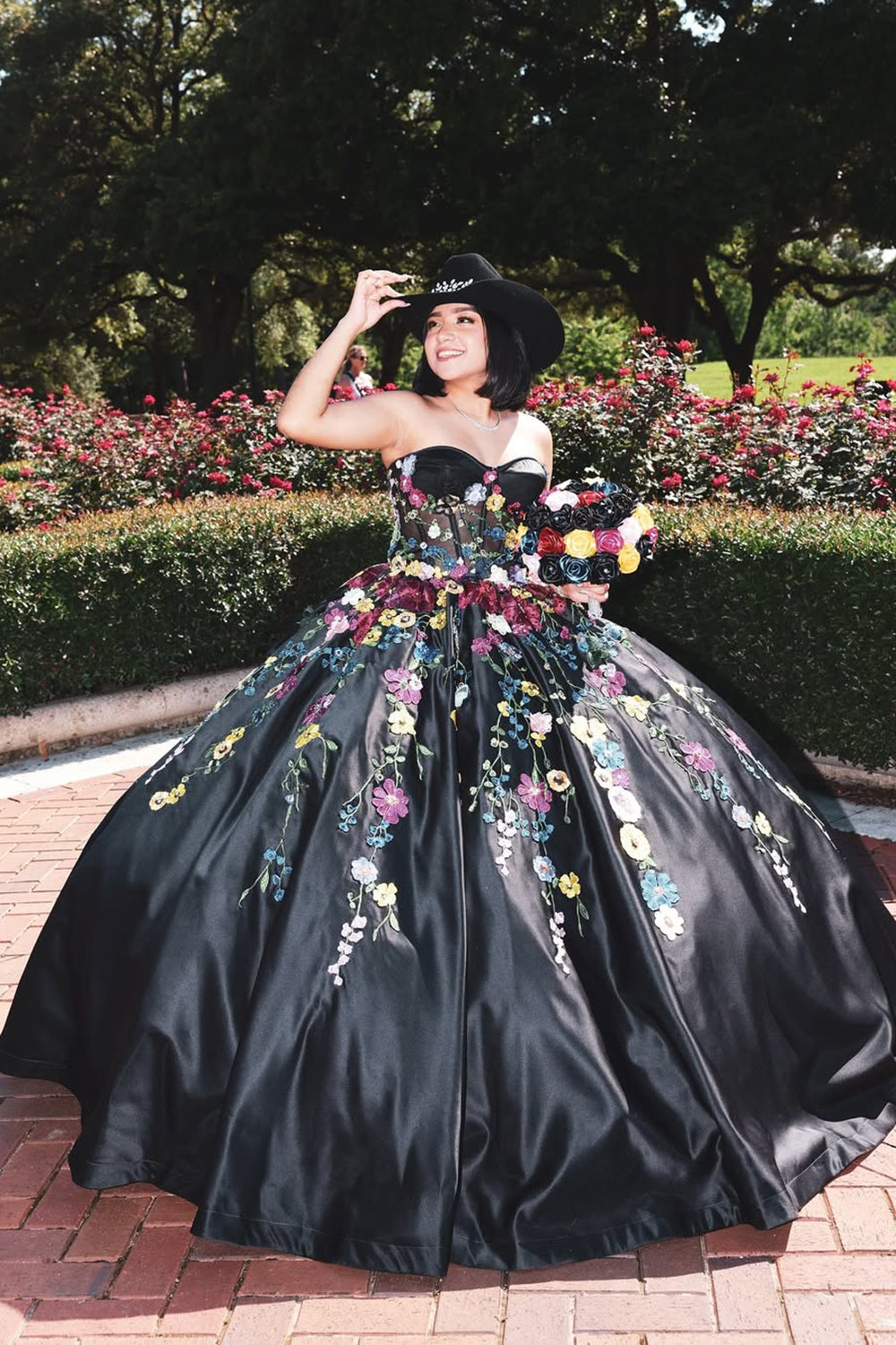 Princess Sweetheart Satin Quinceanera Dress in Black with Appliques