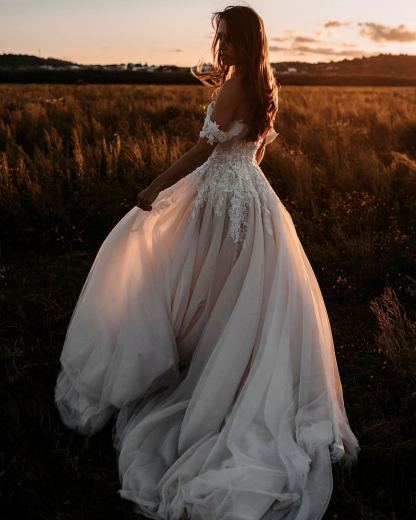 Glamorous Tulle Off-the-Shoulder Train Wedding Dress with A-Line Appliques Lace