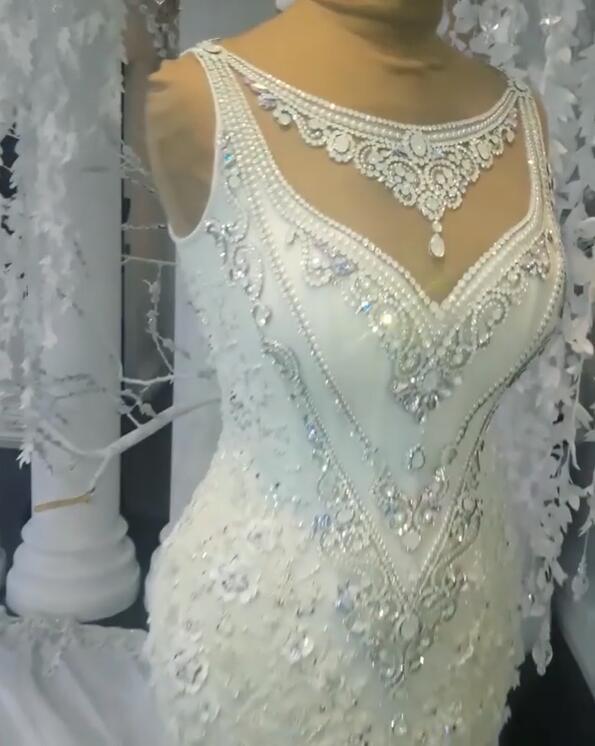 BMbridal Unique Jewel Sleeveless White Wedding Dresses Mermaid Lace Bridal Gowns With Appliques Online-BMbridal