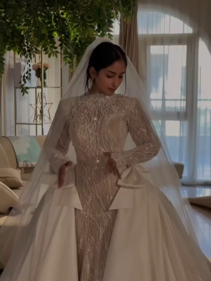 Glamorous Wide Strap Open Back Mermaid Wedding Dress with Lace Appliques