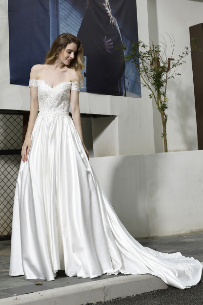 BMbridal Sexy Lace Appliques Off the Shoulder Sweetheart Wedding Dress with Low Back