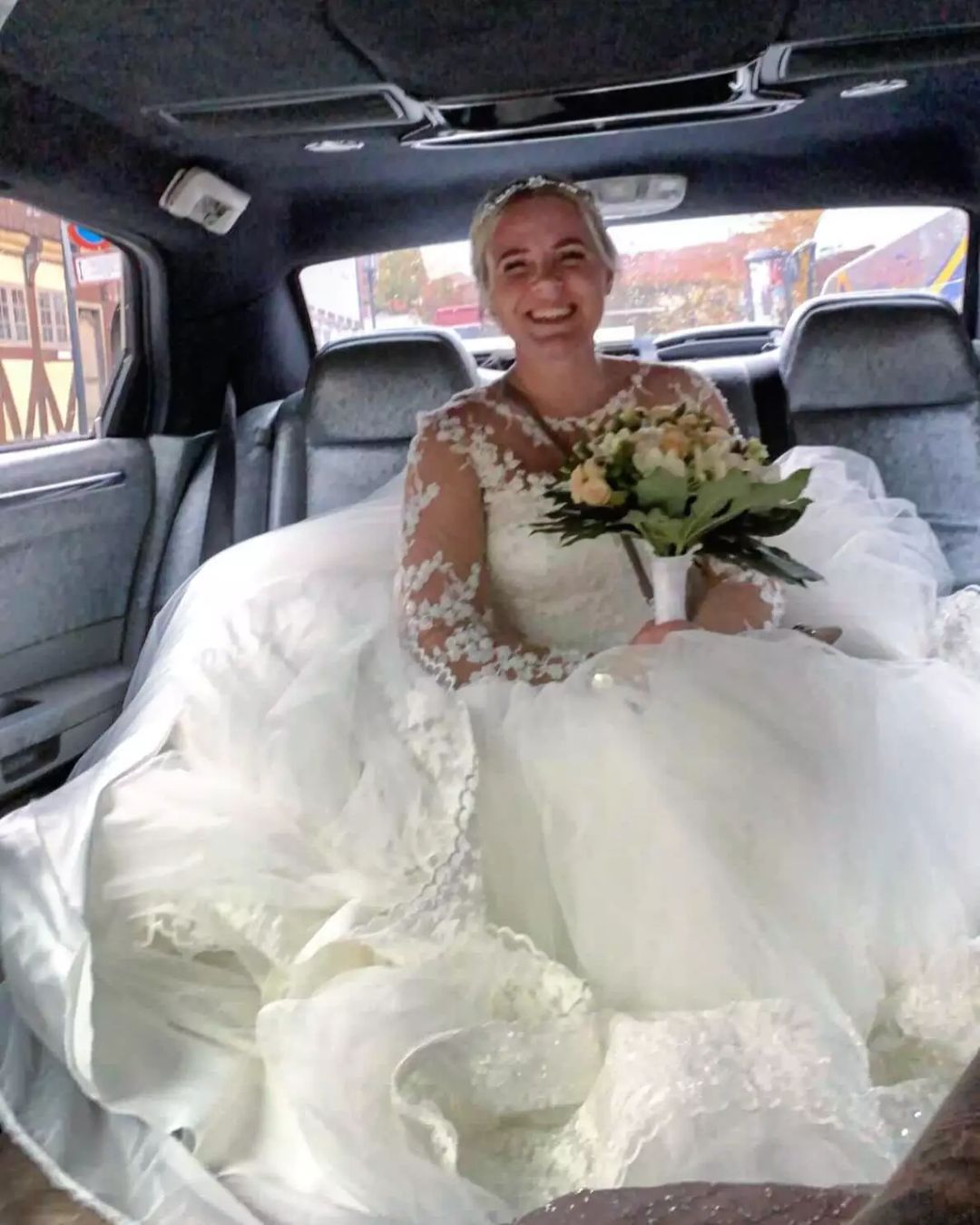 Glamorous Sweetheart Tulle A-Line Long Wedding Dress with Sleeves
