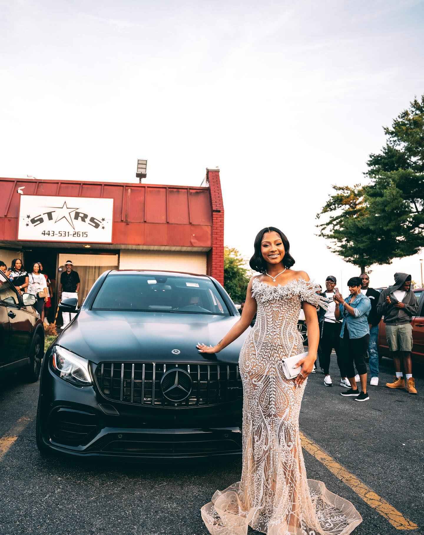 Gilded Dreams - Off-Shoulder Champagne Mermaid Dress in Shimmering Perfection