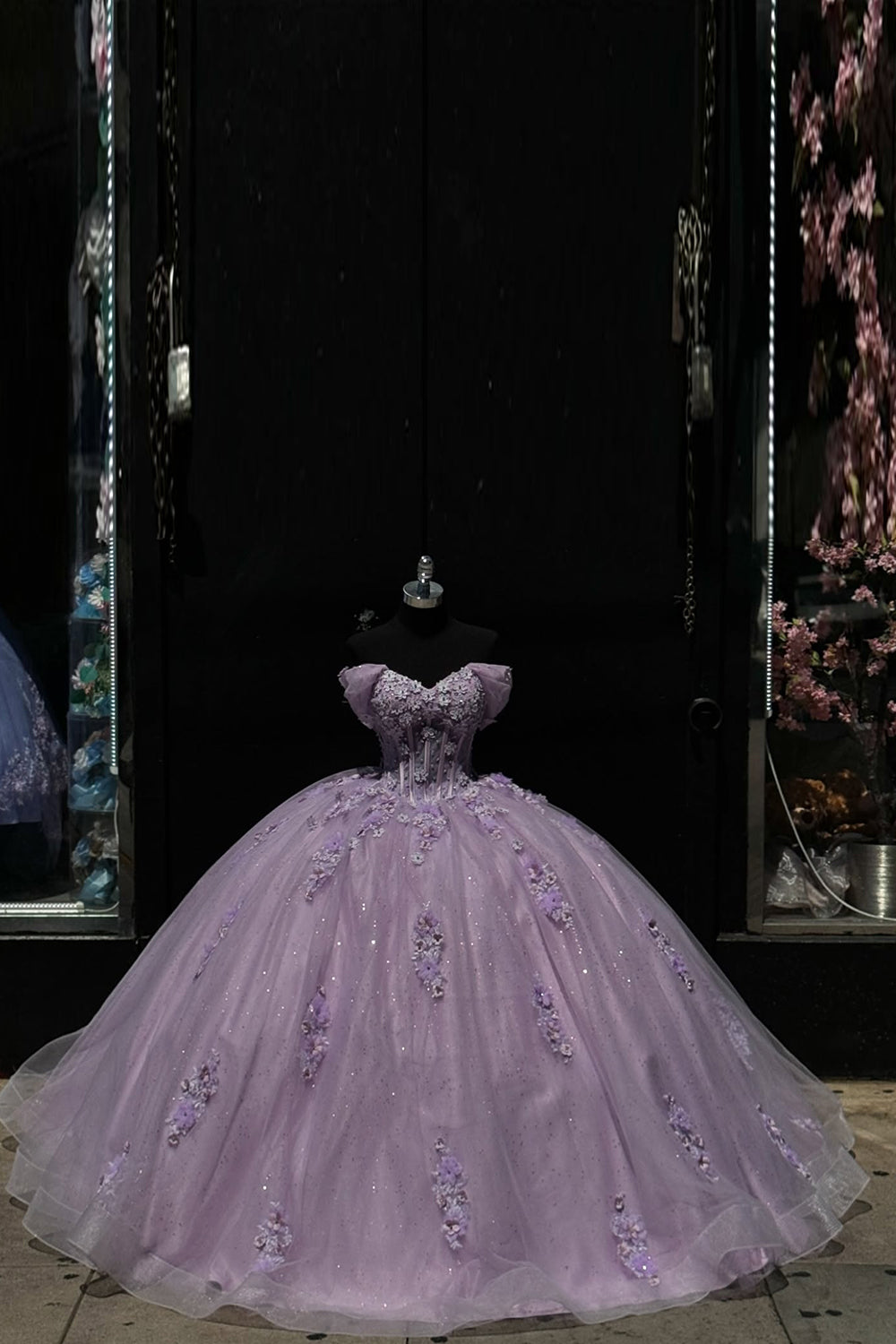 Off-the-Shoulder Princess Quinceanera Dress in Lilac Tulle with Applique and Train