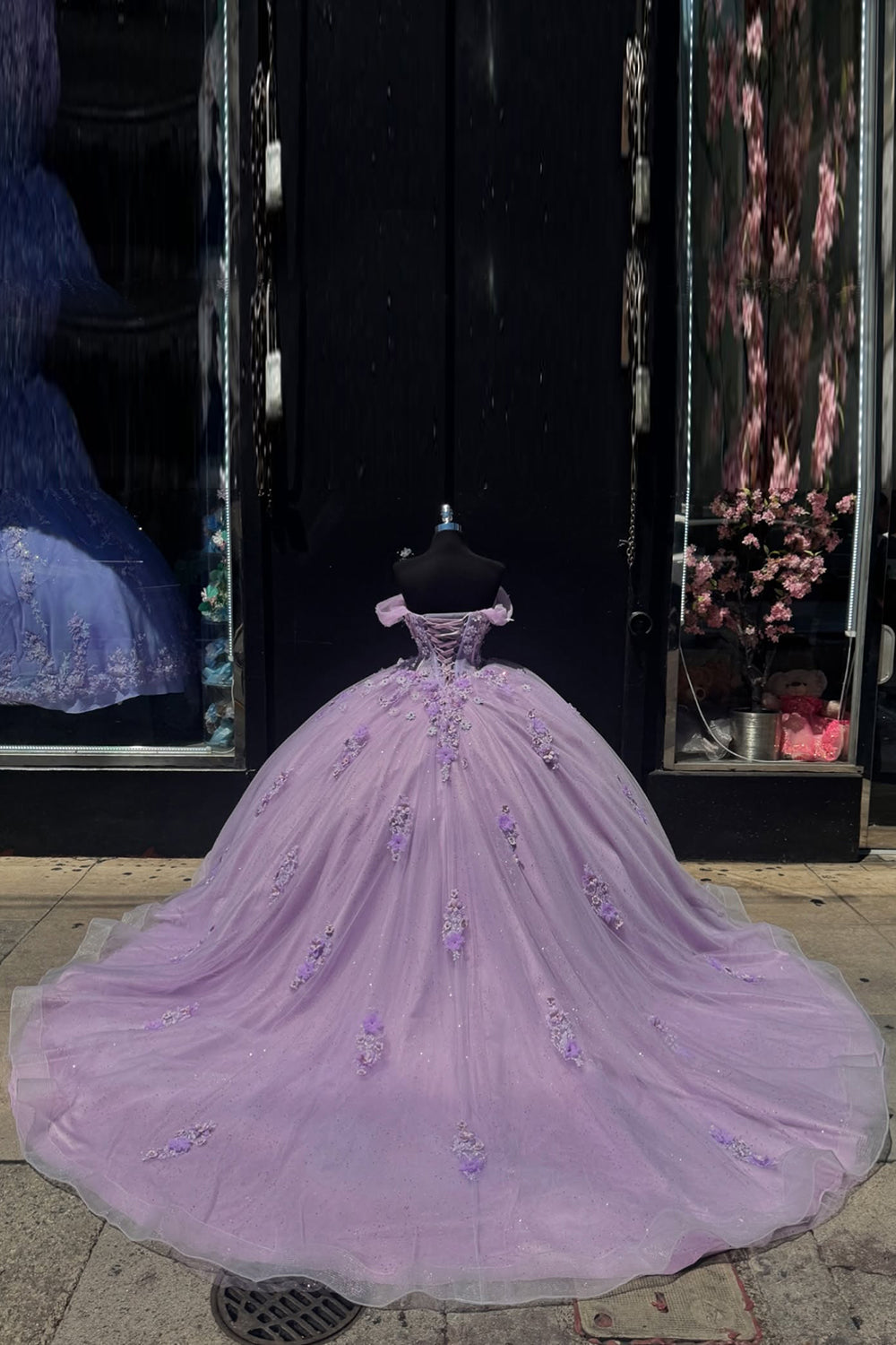 Off-the-Shoulder Princess Quinceanera Dress in Lilac Tulle with Applique and Train