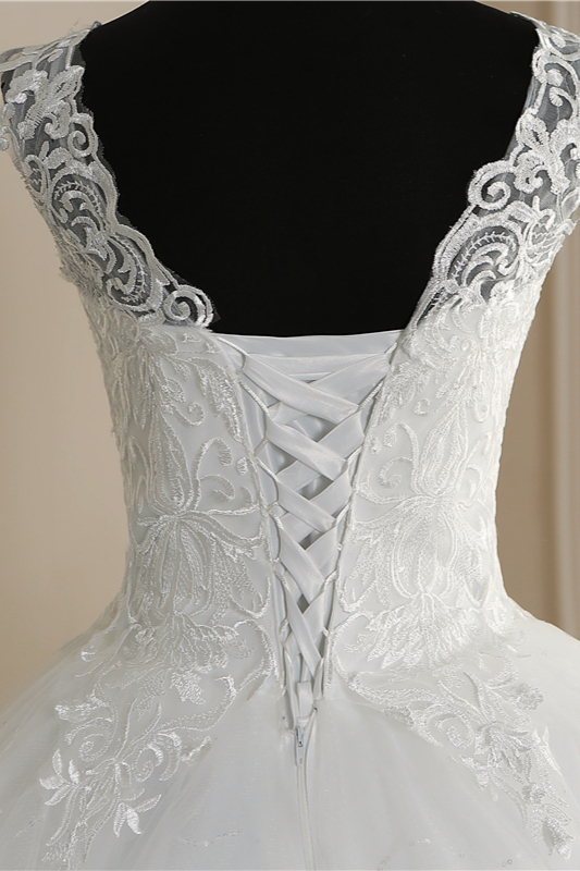 BMbridal Elegant V-Neck Tull Lace White Wedding Dress Sleeveless Appliques Bridal Gowns On Sale