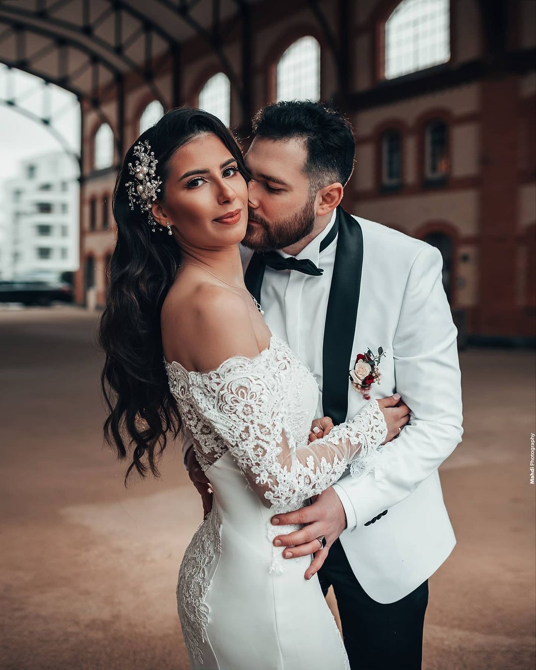 BMbridal Long Sleeves Off-the-Shoulder Wedding Dress Mermaid With Appliques-BMbridal