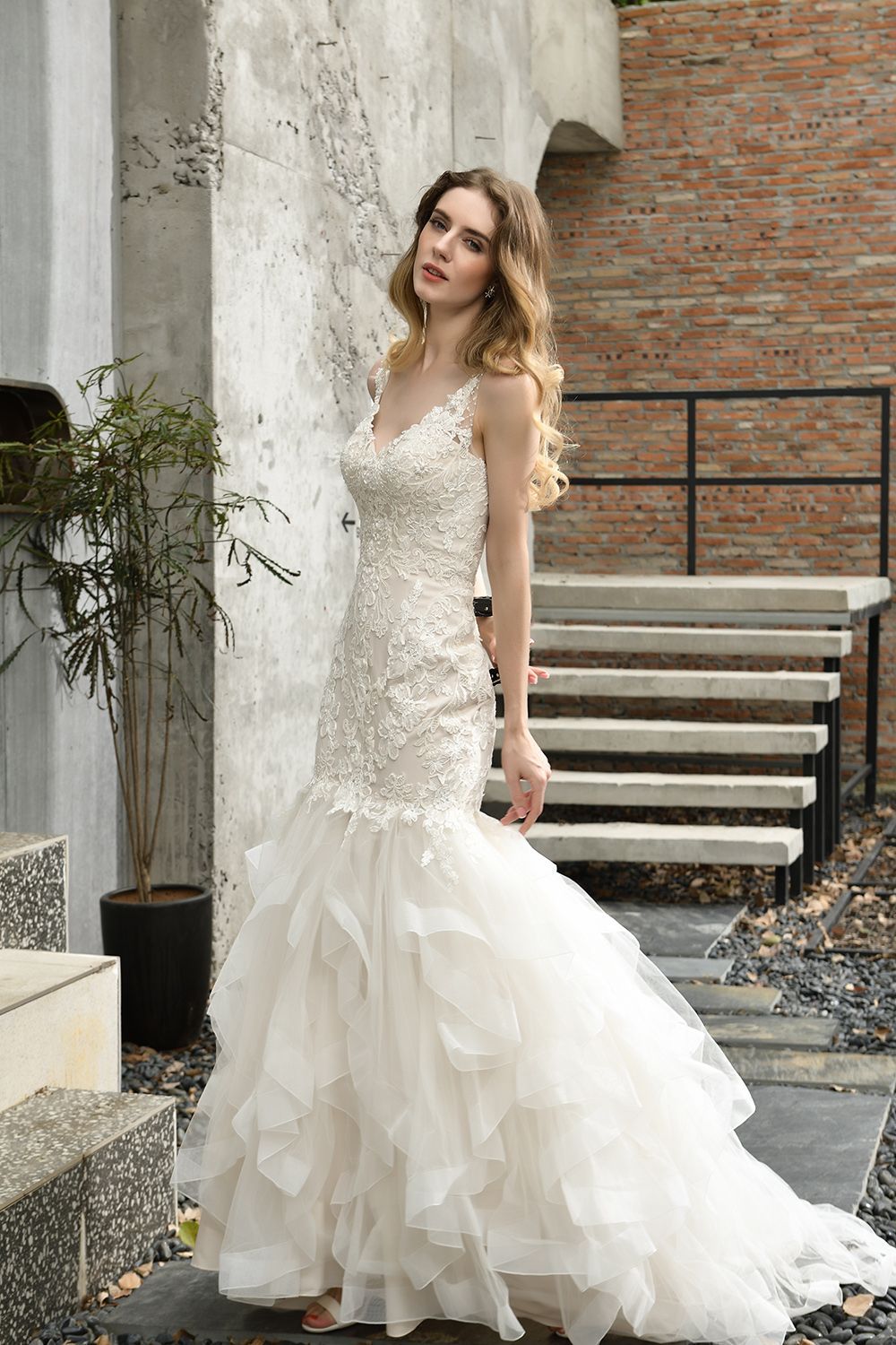 BMbridal Gorgeous Mermaid Tulle Appliques Ivory Wedding Dress