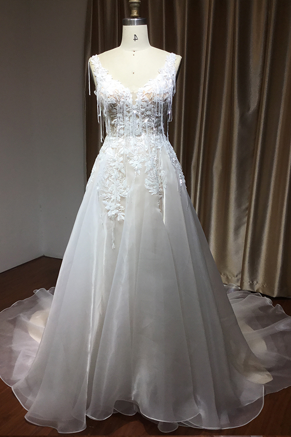 BMbridal Chic V-neck Lace Wedding Dress Sleeveless Online-BMbridal