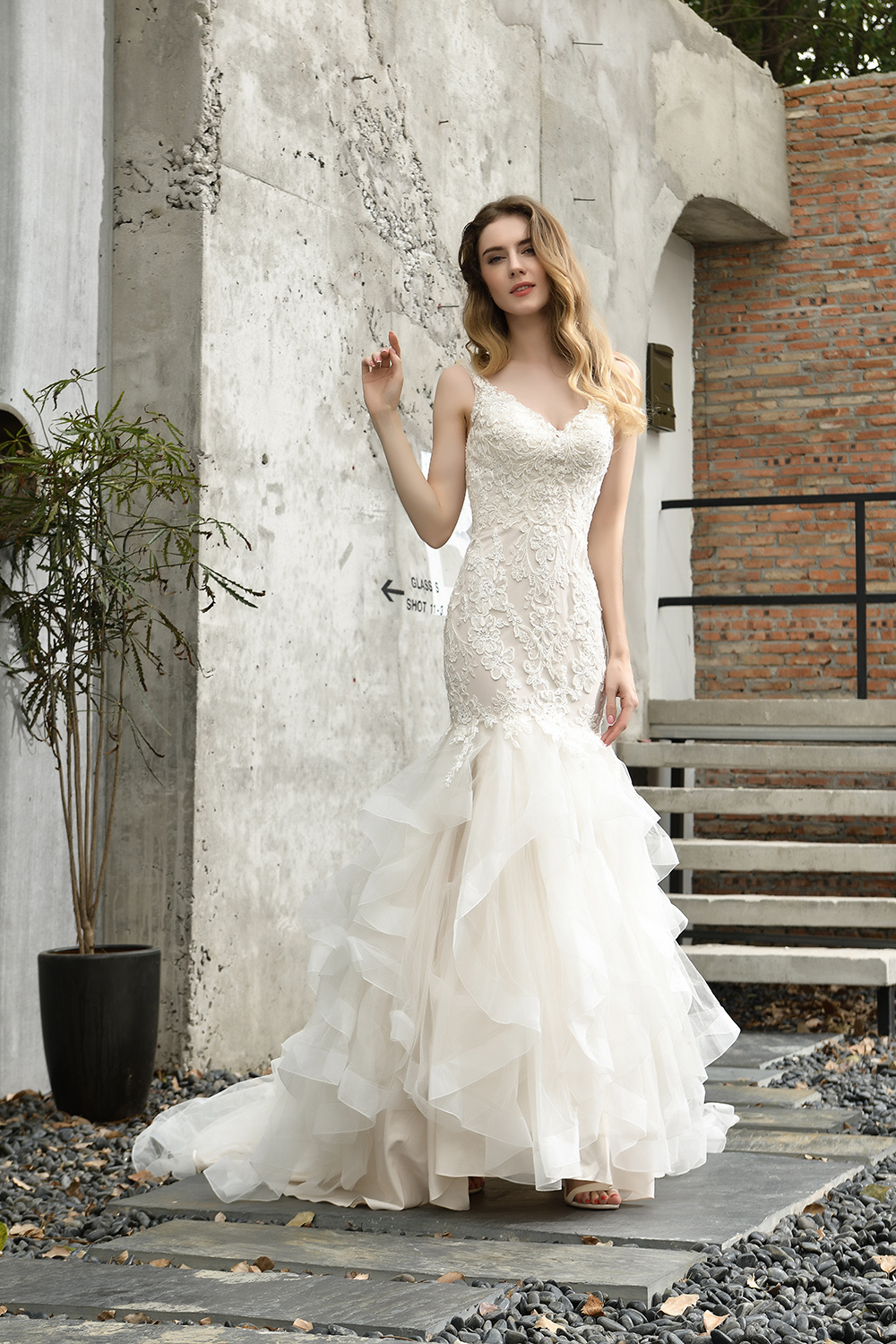 BMbridal Gorgeous Mermaid Tulle Appliques Ivory Wedding Dress