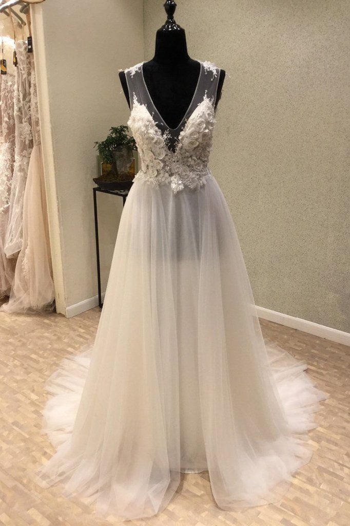 BMbridal Stylish V-Neck Straps Tulle Wedding Dress Ruffles Appliques Bridal Gowns with Flowers On Sale-BMbridal