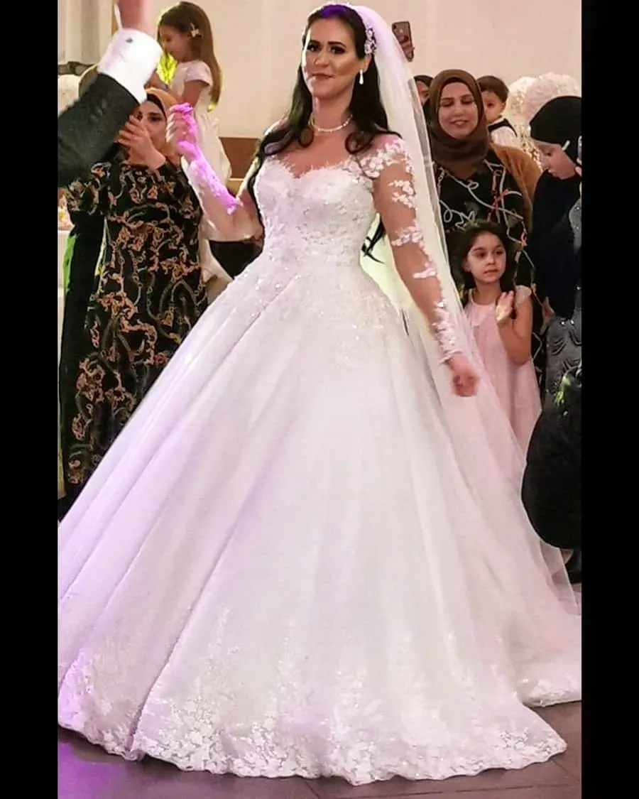 Gorgeous Long Sleeve Sweetheart Floor-Length Wedding Dress Lace with Tulle Appliques