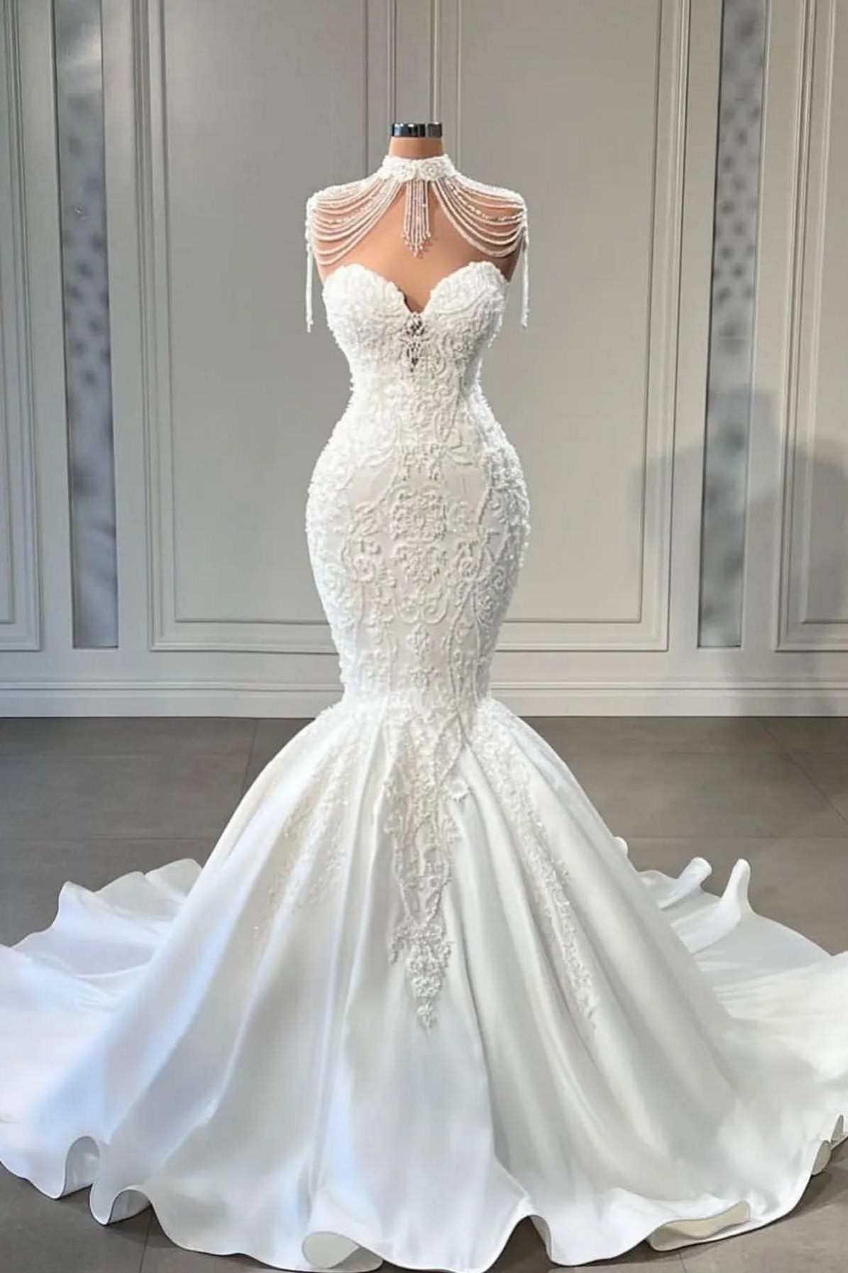 Luxury Sweetheart Satin Pearl Mermaid Long Wedding Dress with Lace
