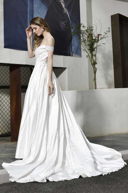 BMbridal Sexy Lace Appliques Off the Shoulder Sweetheart Wedding Dress with Low Back