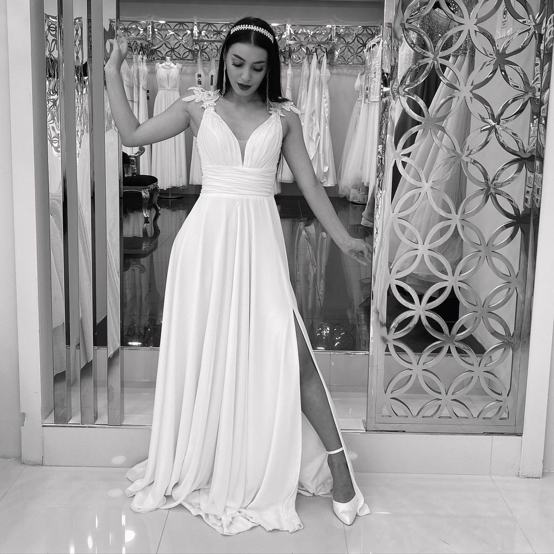 Vintage Split Long A-Line V-Neck Wedding Dress with Lace Chiffon