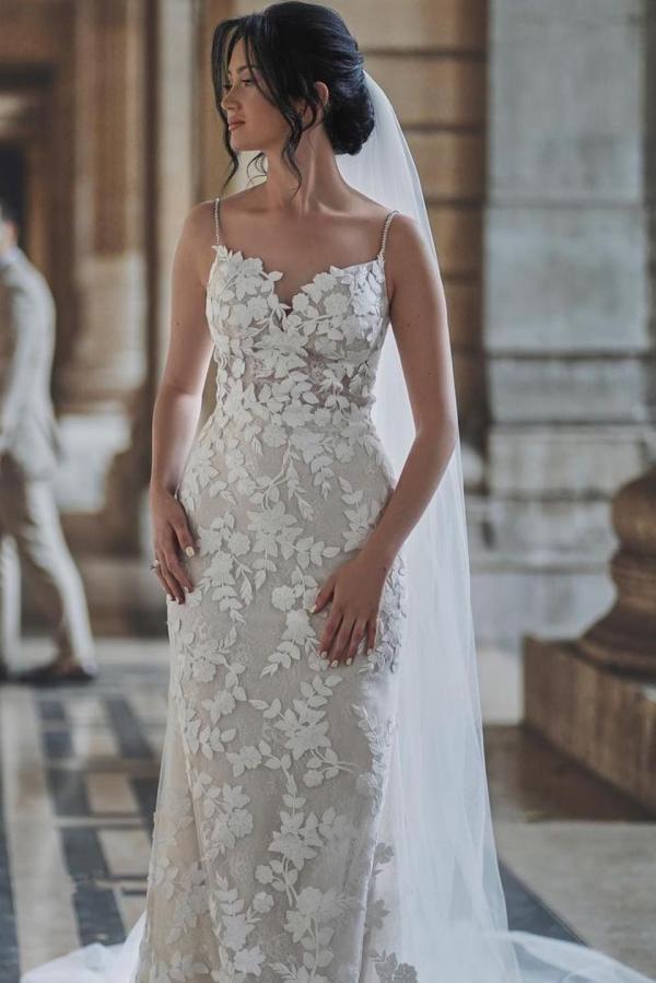 Beautiful Mermaid V-Neck Spaghetti Straps Sleeveless Lace Wedding Dresses-BMbridal