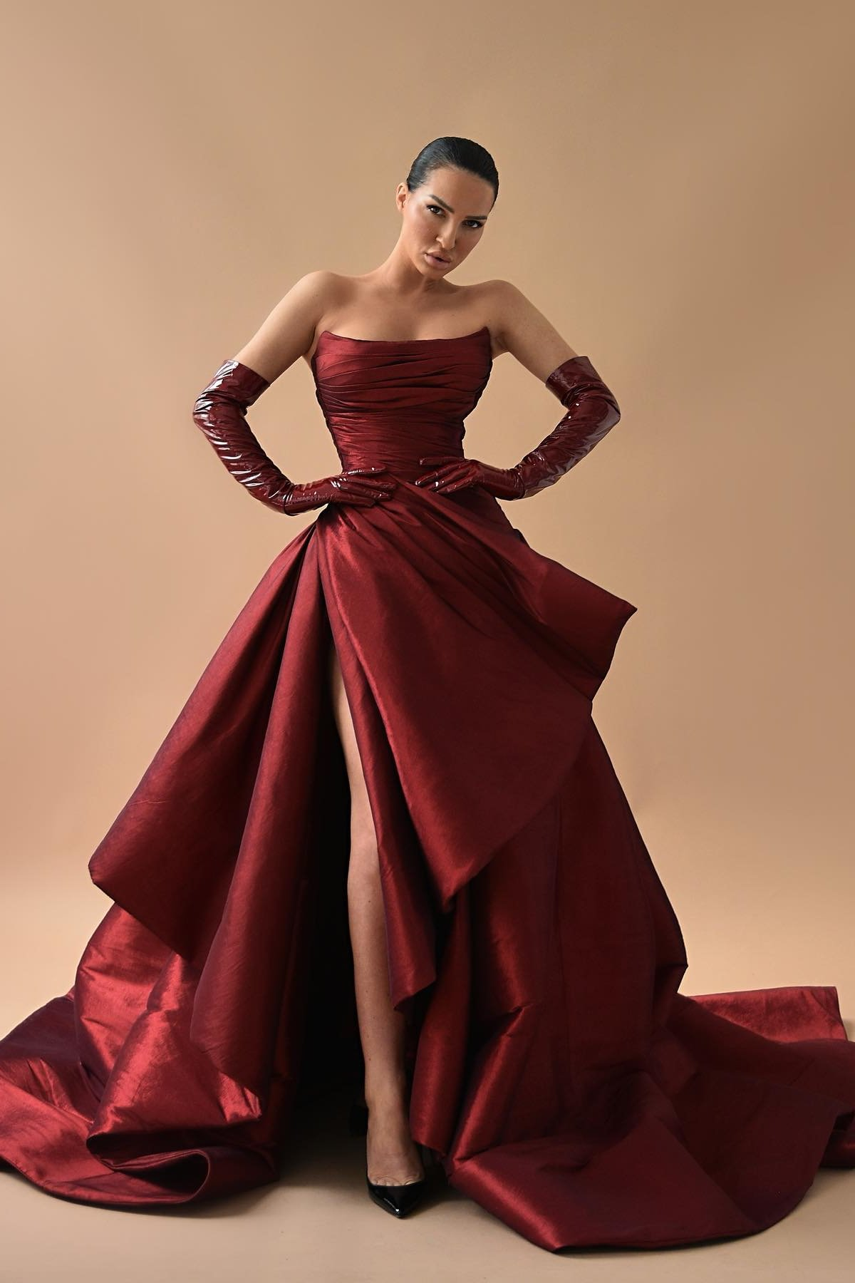Strapless Sleeveless Long Split Prom Dress With Gloves Pleated