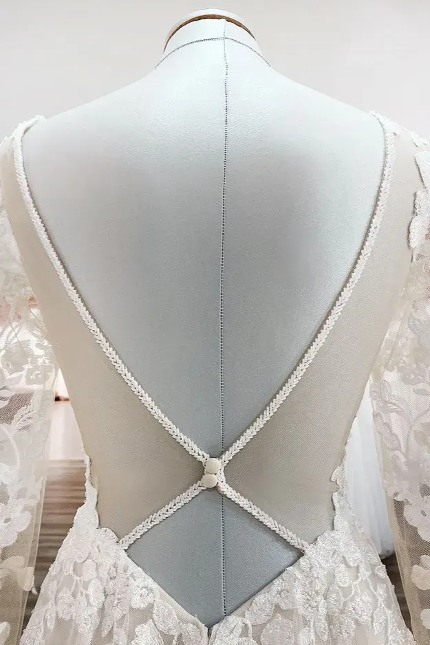 Classy Ivory Long Sleeves A-Line Lace Open Back Wedding Dresses with Tulle Appliques