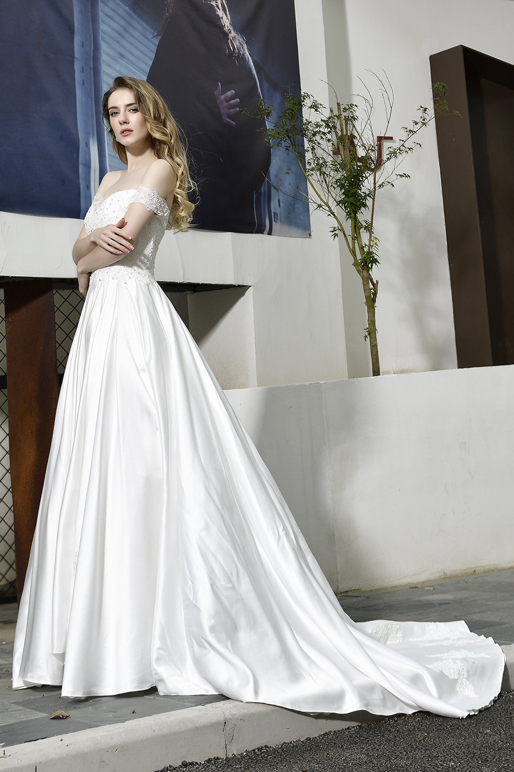 BMbridal Sexy Lace Appliques Off the Shoulder Sweetheart Wedding Dress with Low Back