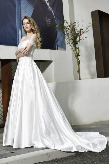 BMbridal Sexy Lace Appliques Off the Shoulder Sweetheart Wedding Dress with Low Back