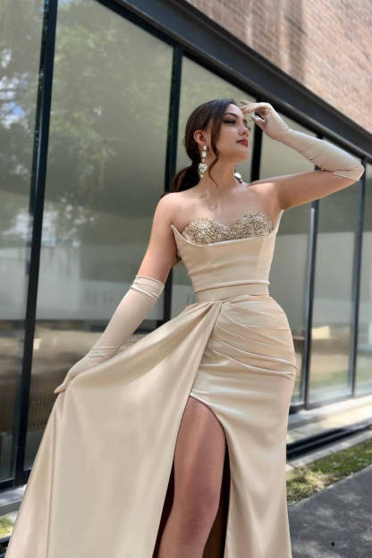 Charming Mermaid Sweetheart Long Sleeve Appliques Satin Prom Dress With Split