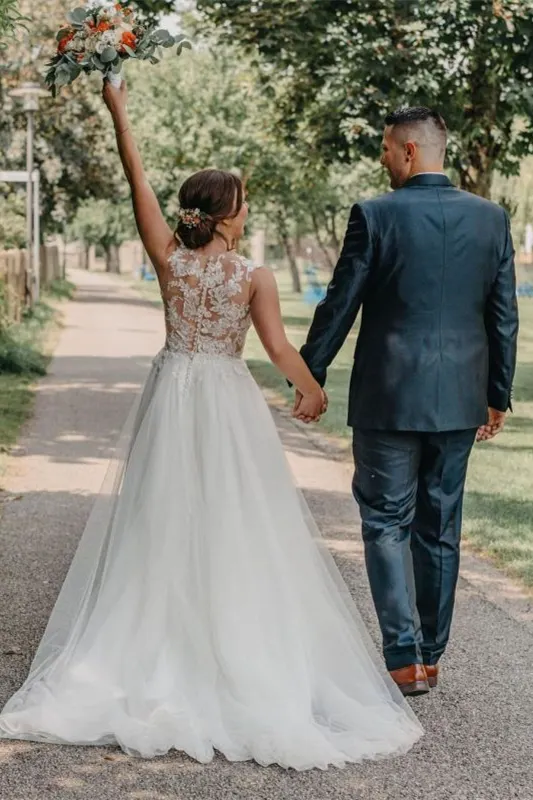 Tulle Bateau Sleeveless A-Line Wedding Dress with Lace