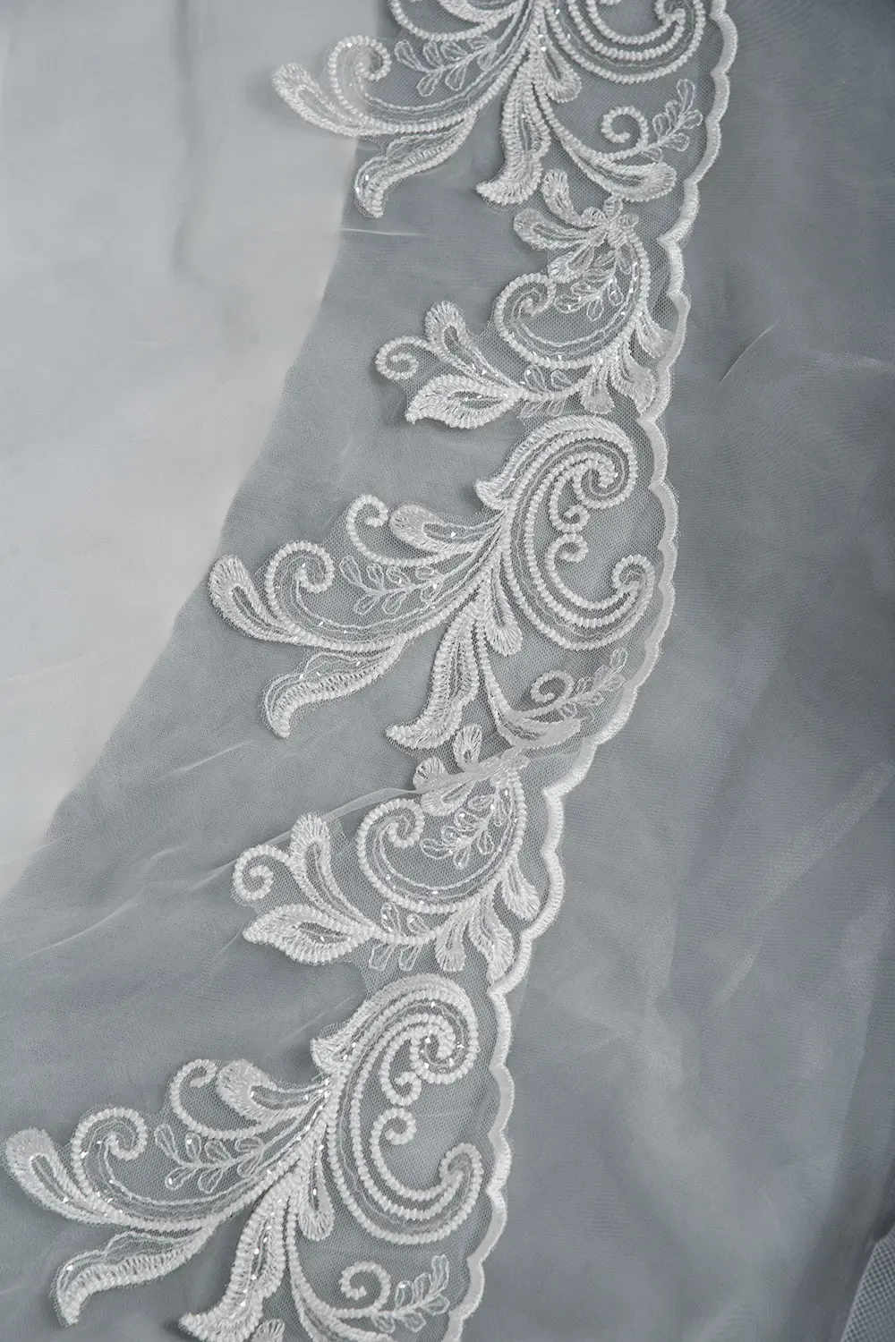 Chic Ruffles Ball Gown Long Sleeve Wedding Dress with Lace Appliques