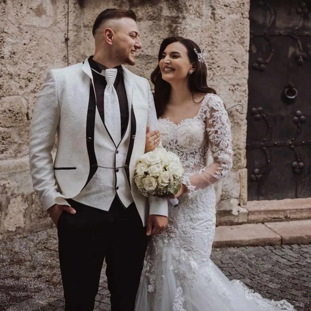 Vintage Long Lace Open Back Mermaid Wedding Dress with Sleeves