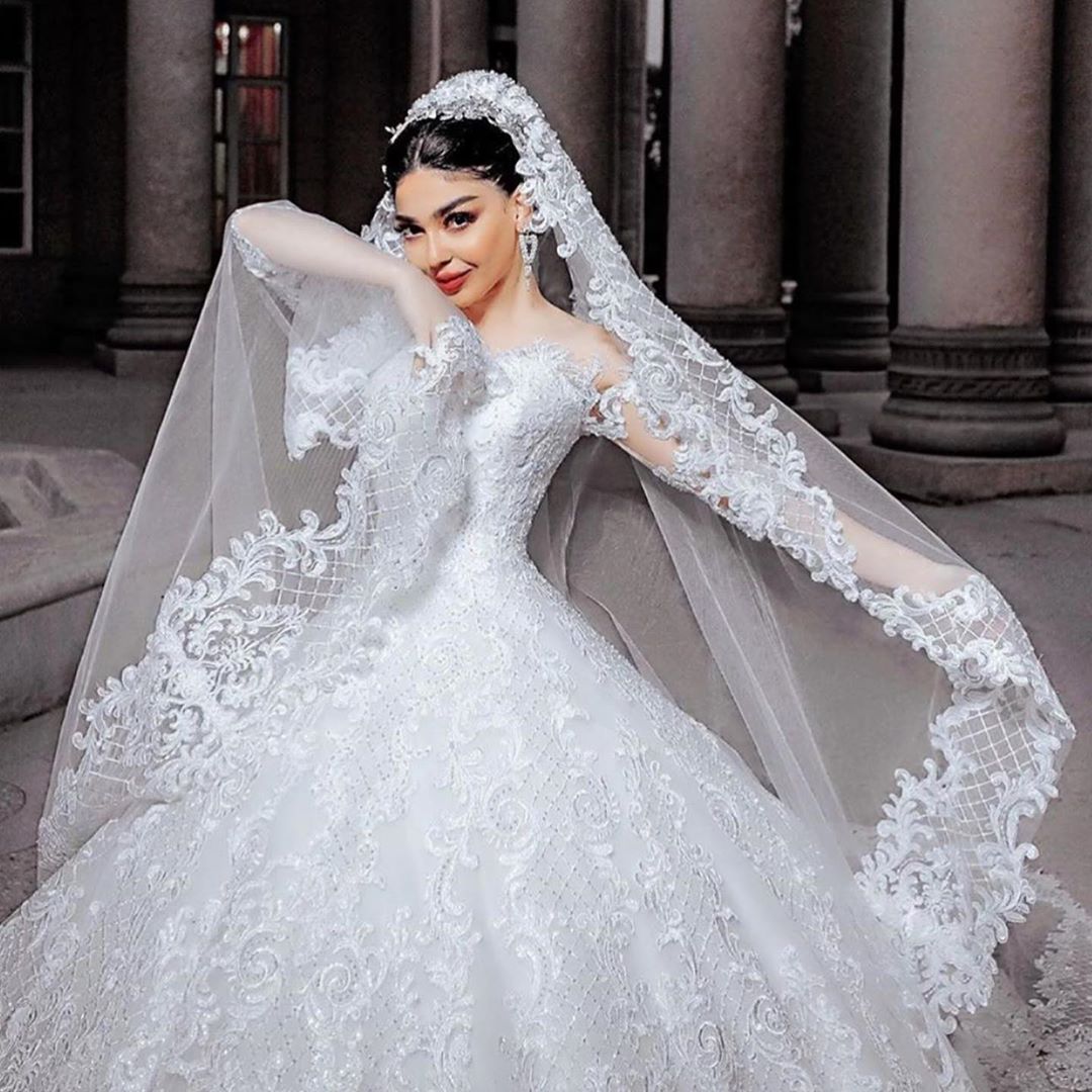 Elegant Beads Long Princess Appliques Wedding Dress with Sleeves Tulle
