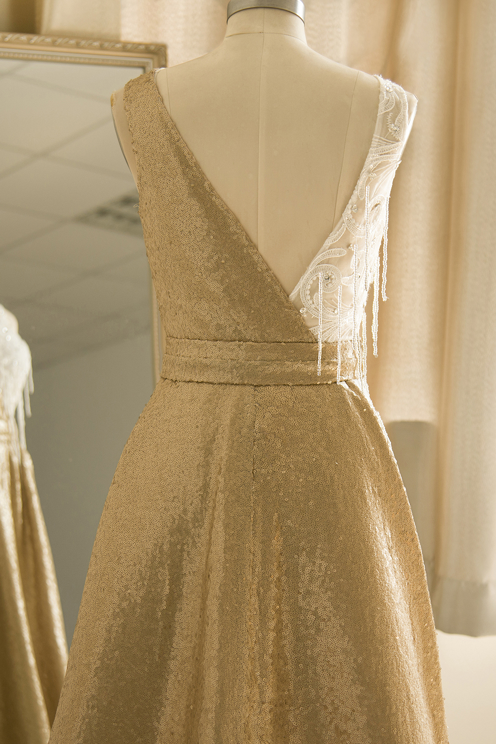 BMbridal Stylish Jewel Gold Sequined A-Line Prom Dresses Sleeveless White Appliques Evening Dress with Beadings-BMbridal