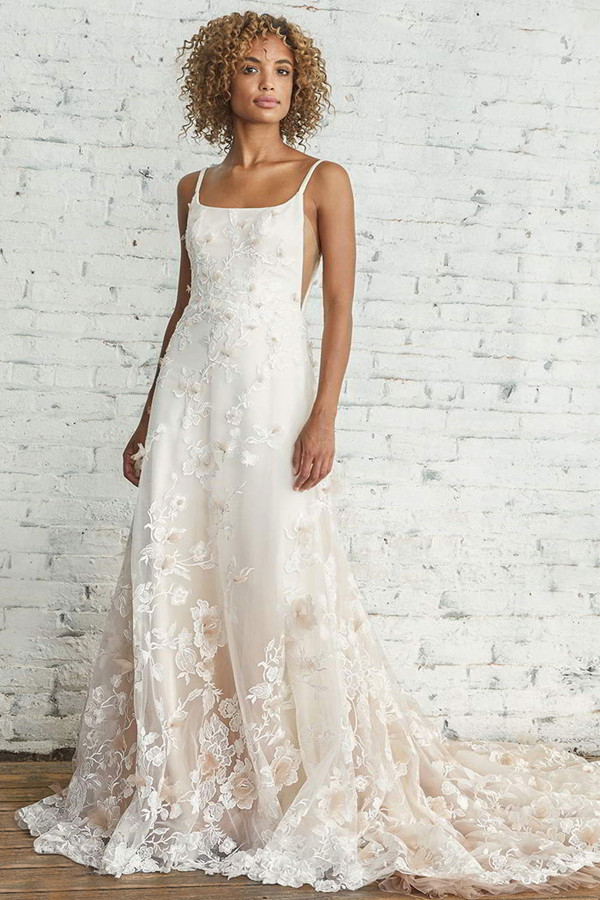 Gorgeous Spaghetti-Straps Sleeveless Lace Appliques Wedding Dress