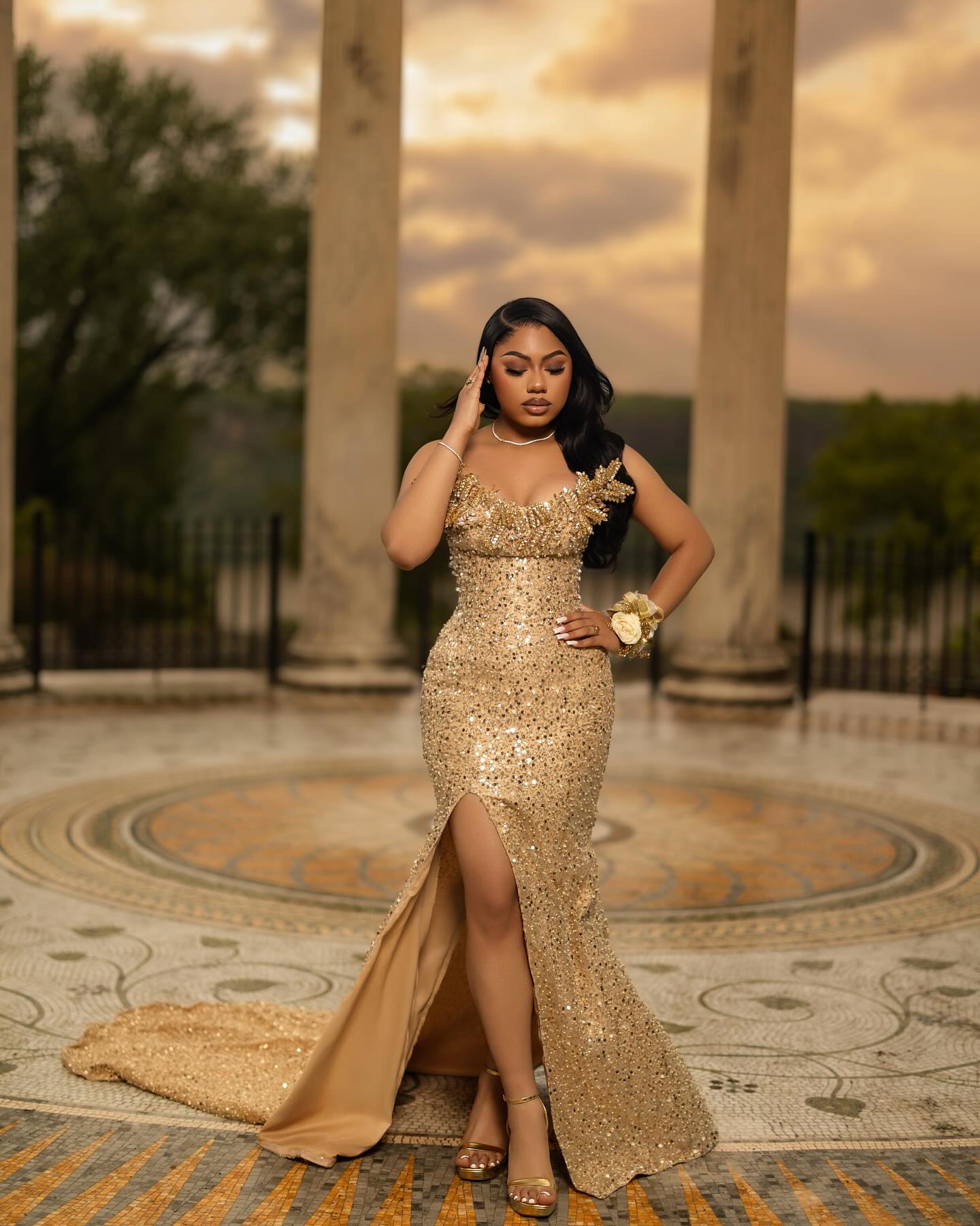 Luxury 24K Gold Sequin Prom Dress – Sculptural 3D Floral Neckline Mermaid Gown with High Slit & Circular Train | 2026 High-Octane Evening Wear