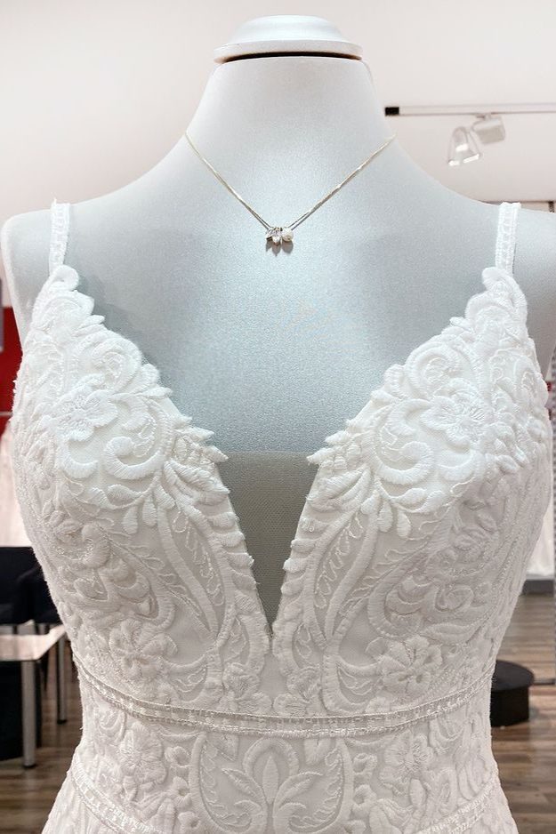 Vintage Open Back Long Mermaid V-Neck Satin Wedding Dress with Lace Appliques