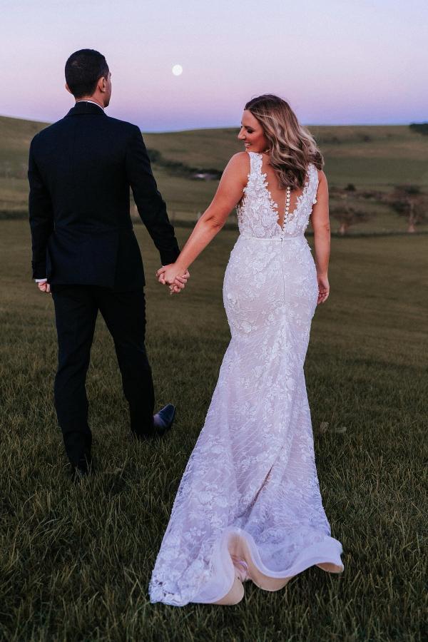 Bmbridal White Mermaid Wedding Dress V-Neck With Lace Appliques-BMbridal
