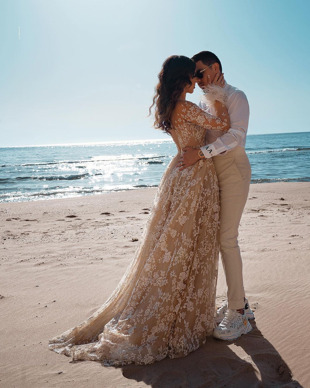 BMbridal Long Sleeves V-Neck Champagne Wedding Dress Beach with Appliques